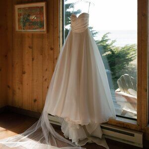 Anne Barge Wedding Dress (Size 10)